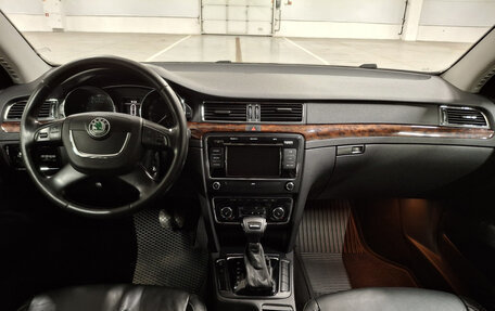 Skoda Superb III рестайлинг, 2012 год, 949 850 рублей, 17 фотография