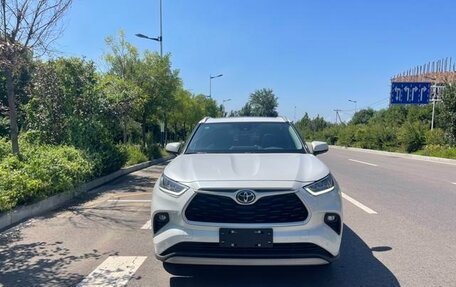 Toyota Highlander, 2025 год, 4 450 000 рублей, 2 фотография