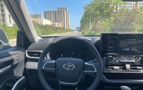 Toyota Highlander, 2025 год, 4 450 000 рублей, 7 фотография