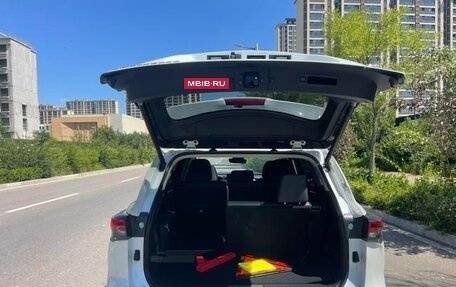 Toyota Highlander, 2025 год, 4 450 000 рублей, 12 фотография