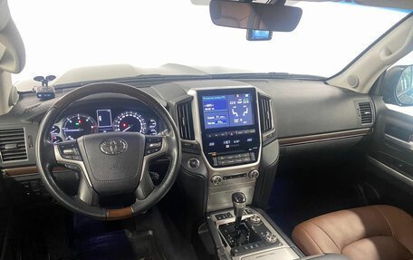 Toyota Land Cruiser 200, 2015 год, 5 490 000 рублей, 16 фотография