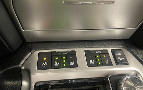 Toyota Land Cruiser 200, 2015 год, 5 490 000 рублей, 20 фотография
