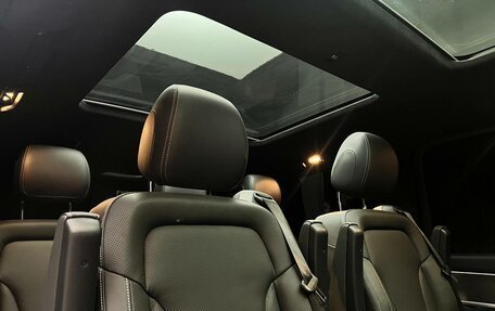 Mercedes-Benz V-Класс, 2023 год, 12 500 000 рублей, 24 фотография