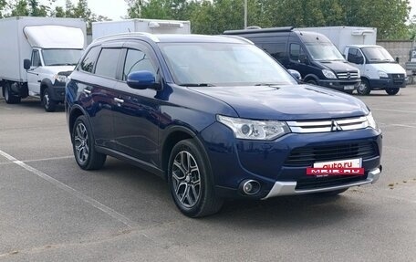 Mitsubishi Outlander III рестайлинг 3, 2014 год, 1 650 000 рублей, 3 фотография