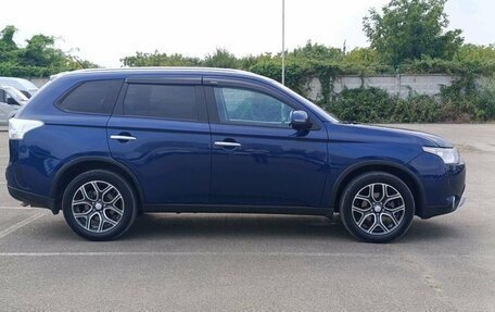 Mitsubishi Outlander III рестайлинг 3, 2014 год, 1 650 000 рублей, 4 фотография