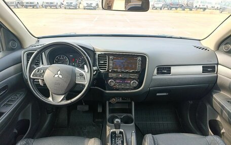 Mitsubishi Outlander III рестайлинг 3, 2014 год, 1 650 000 рублей, 16 фотография
