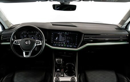 Volkswagen Touareg III, 2019 год, 4 749 898 рублей, 12 фотография