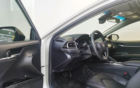 Toyota Camry, 2021 год, 2 230 000 рублей, 17 фотография