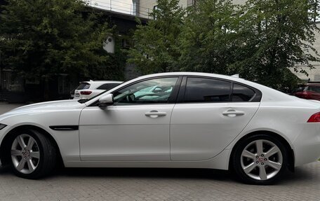 Jaguar XE I рестайлинг, 2015 год, 1 800 000 рублей, 12 фотография