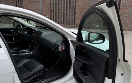 Jaguar XE I рестайлинг, 2015 год, 1 800 000 рублей, 15 фотография