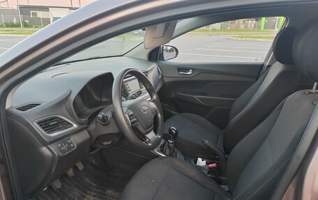 Hyundai Solaris II рестайлинг, 2018 год, 650 000 рублей, 10 фотография