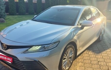 Toyota Camry, 2021 год, 3 470 000 рублей, 3 фотография