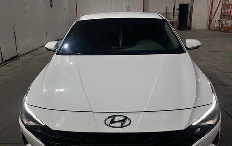 Hyundai Elantra, 2022 год, 2 250 000 рублей, 2 фотография