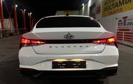 Hyundai Elantra, 2022 год, 2 250 000 рублей, 10 фотография