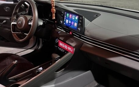 Hyundai Elantra, 2022 год, 2 250 000 рублей, 13 фотография