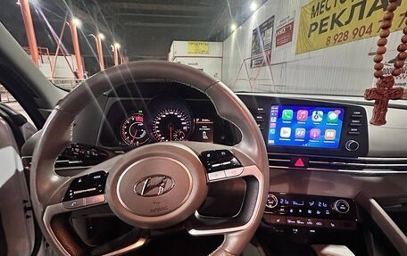 Hyundai Elantra, 2022 год, 2 250 000 рублей, 17 фотография
