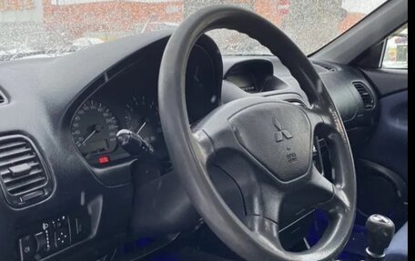 Mitsubishi Carisma I, 2002 год, 275 000 рублей, 10 фотография
