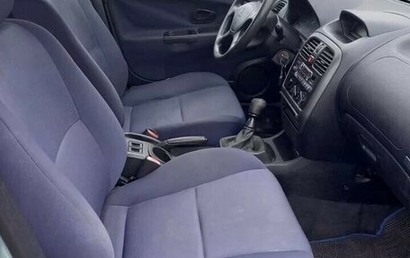 Mitsubishi Carisma I, 2002 год, 275 000 рублей, 11 фотография