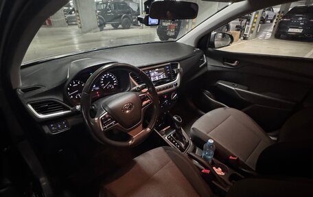 Hyundai Solaris II рестайлинг, 2017 год, 1 350 000 рублей, 24 фотография