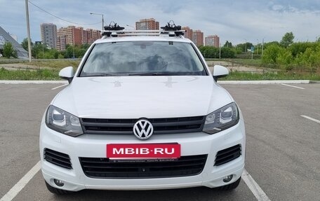 Volkswagen Touareg III, 2012 год, 2 100 000 рублей, 2 фотография