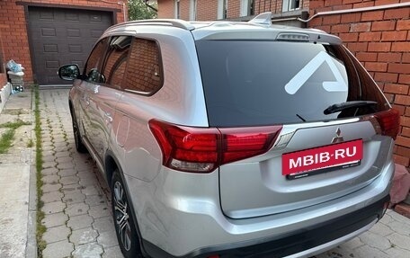 Mitsubishi Outlander III рестайлинг 3, 2018 год, 1 920 000 рублей, 5 фотография