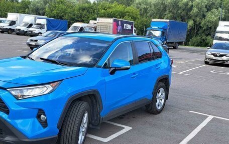 Toyota RAV4, 2019 год, 2 600 000 рублей, 3 фотография