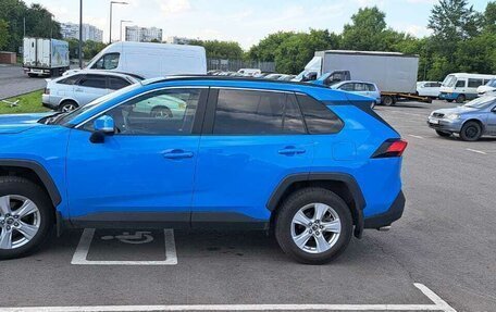 Toyota RAV4, 2019 год, 2 600 000 рублей, 2 фотография