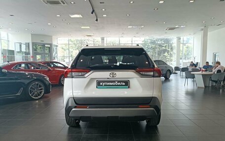 Toyota RAV4, 2021 год, 2 497 000 рублей, 5 фотография