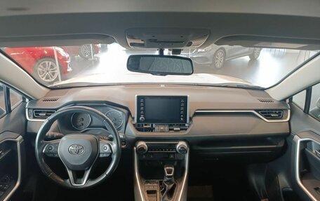 Toyota RAV4, 2021 год, 2 497 000 рублей, 7 фотография