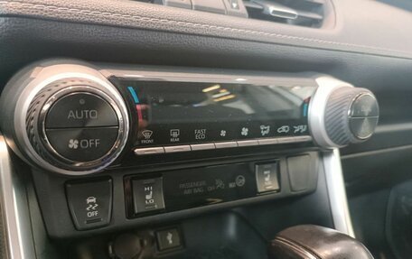 Toyota RAV4, 2021 год, 2 497 000 рублей, 16 фотография