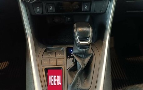 Toyota RAV4, 2021 год, 2 497 000 рублей, 13 фотография