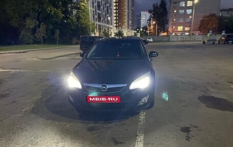 Opel Astra J, 2010 год, 555 000 рублей, 1 фотография