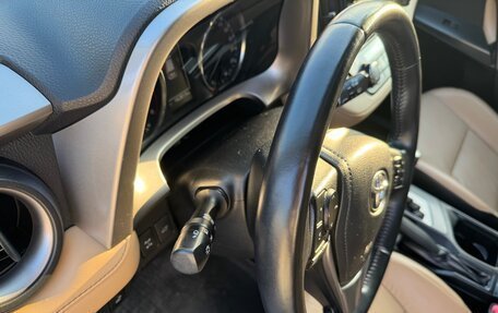 Toyota RAV4, 2016 год, 2 200 000 рублей, 7 фотография