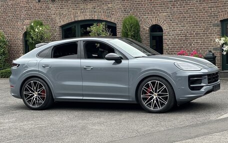 Porsche Cayenne III, 2023 год, 15 290 000 рублей, 2 фотография