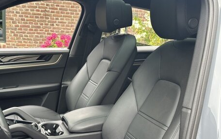 Porsche Cayenne III, 2023 год, 15 290 000 рублей, 17 фотография