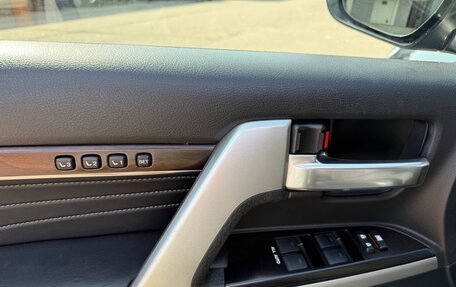 Toyota Land Cruiser 200, 2020 год, 9 700 000 рублей, 10 фотография