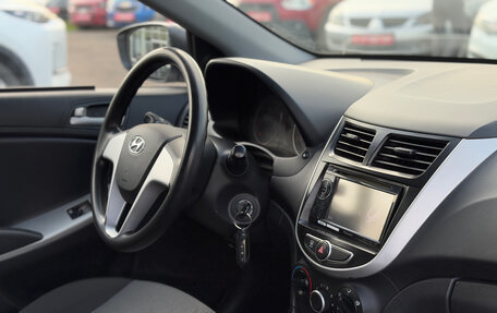 Hyundai Solaris II рестайлинг, 2011 год, 650 000 рублей, 14 фотография