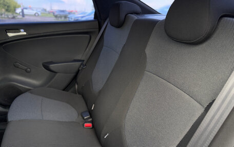 Hyundai Solaris II рестайлинг, 2011 год, 650 000 рублей, 23 фотография