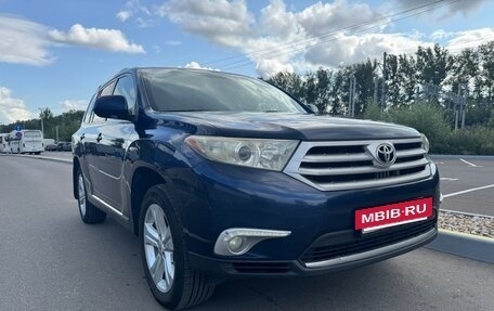 Toyota Highlander III, 2011 год, 1 950 000 рублей, 4 фотография