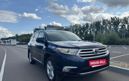Toyota Highlander III, 2011 год, 1 950 000 рублей, 3 фотография