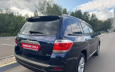 Toyota Highlander III, 2011 год, 1 950 000 рублей, 8 фотография