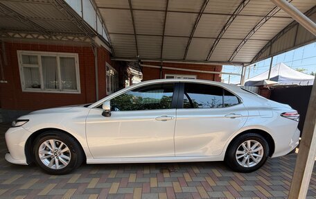 Toyota Camry, 2019 год, 2 350 000 рублей, 2 фотография