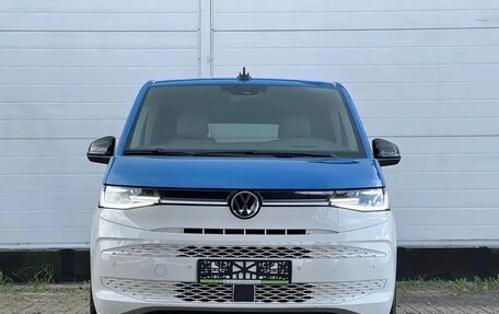 Volkswagen Multivan, 2023 год, 8 600 000 рублей, 2 фотография