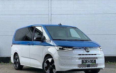Volkswagen Multivan, 2023 год, 8 600 000 рублей, 3 фотография