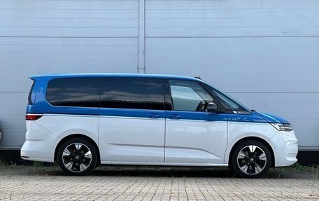 Volkswagen Multivan, 2023 год, 8 600 000 рублей, 12 фотография