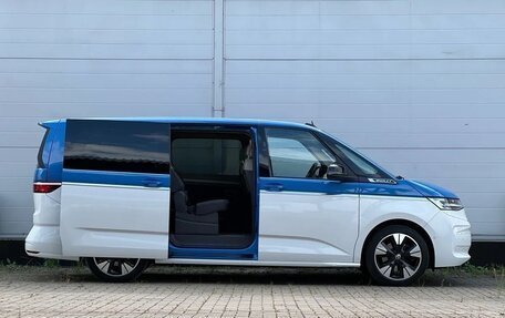 Volkswagen Multivan, 2023 год, 8 600 000 рублей, 13 фотография