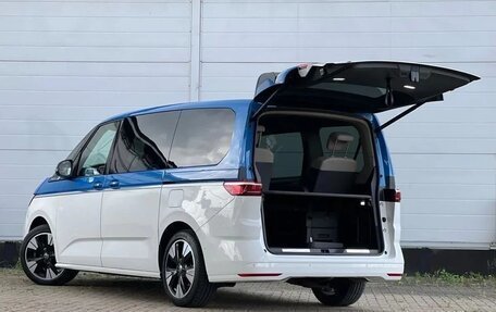 Volkswagen Multivan, 2023 год, 8 600 000 рублей, 8 фотография