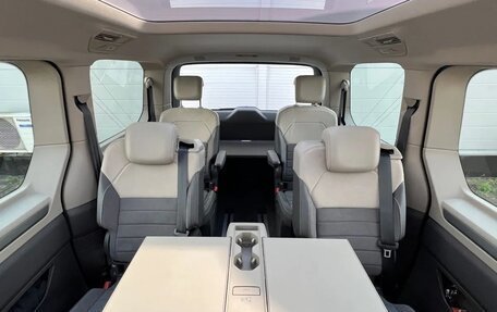 Volkswagen Multivan, 2023 год, 8 600 000 рублей, 33 фотография