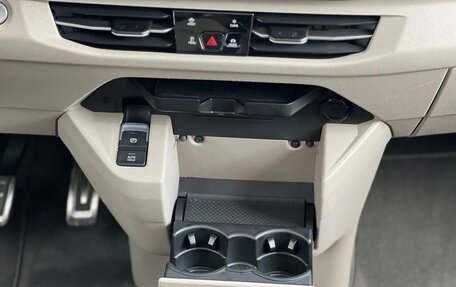 Volkswagen Multivan, 2023 год, 8 600 000 рублей, 29 фотография