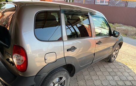 Chevrolet Niva I рестайлинг, 2017 год, 640 000 рублей, 5 фотография